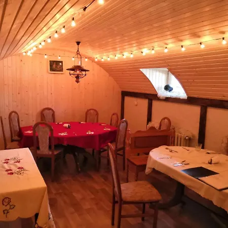 біла Lodge Verkhne-Studenyy