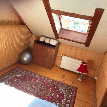 біла Verkhne-Studenyy