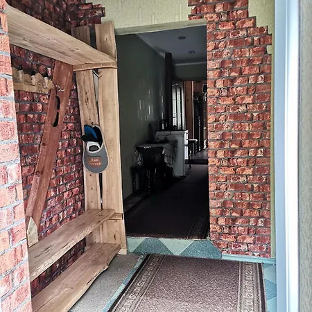 Lodge біла Verkhne-Studenyy