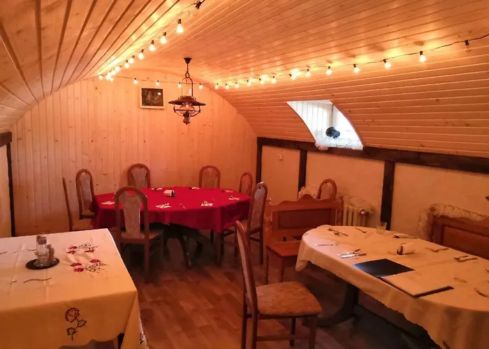біла Lodge Verkhne-Studenyy